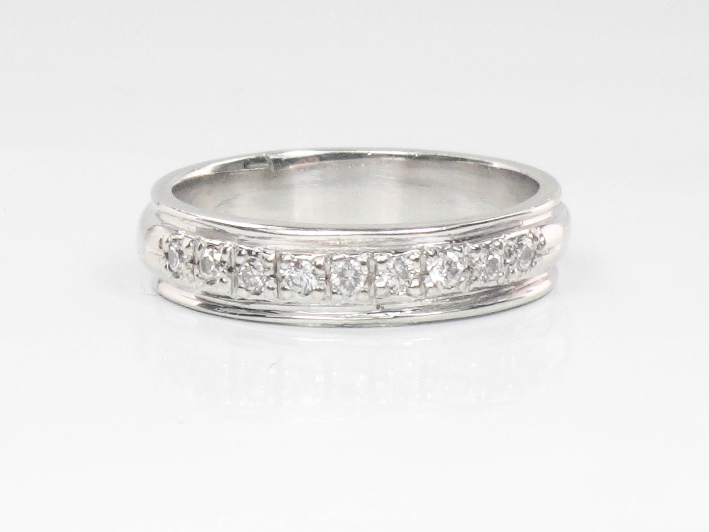 Vintage 14k White Gold Natural Diamond Wedding Band Stacking Ring Size 7