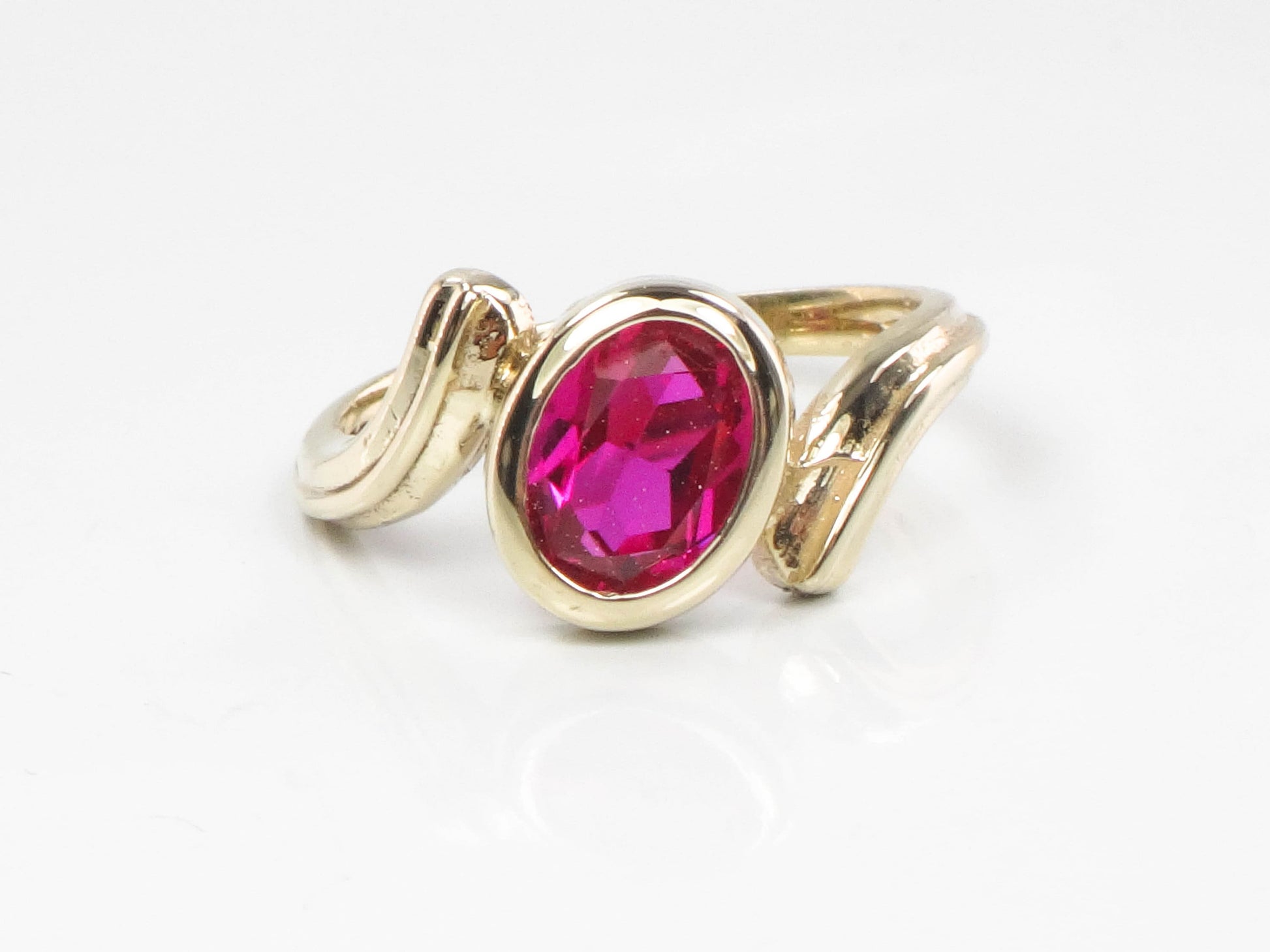 Vintage 14k Yellow Gold Solitaire Ruby Ring July Birthstone Ring Size 6