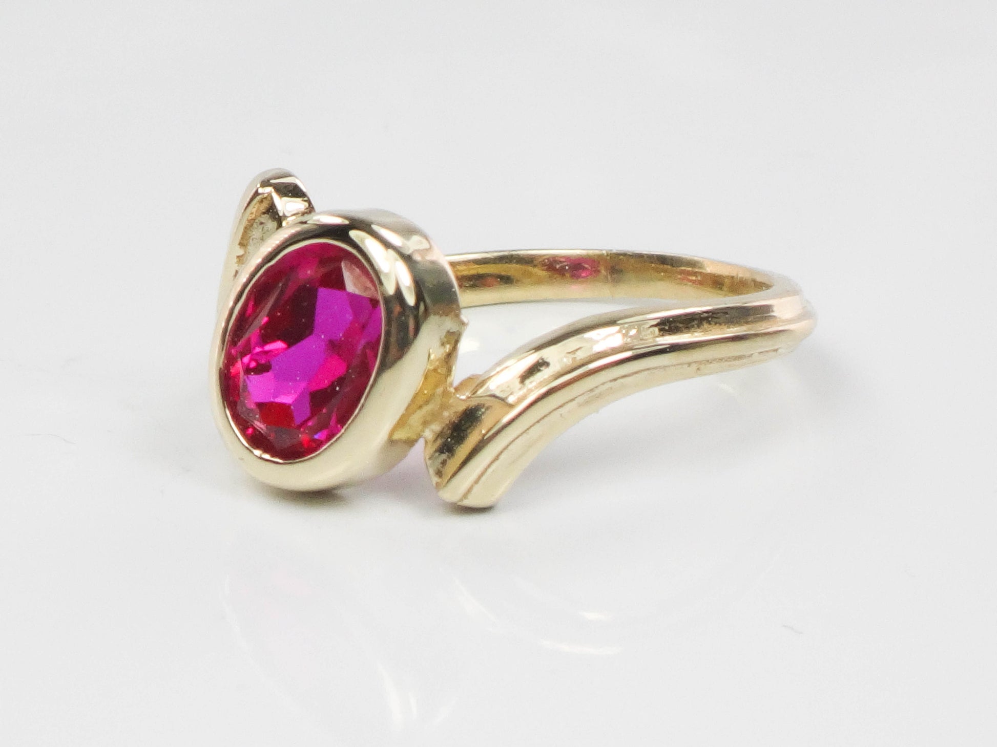 Vintage 14k Yellow Gold Solitaire Ruby Ring July Birthstone Ring Size 6