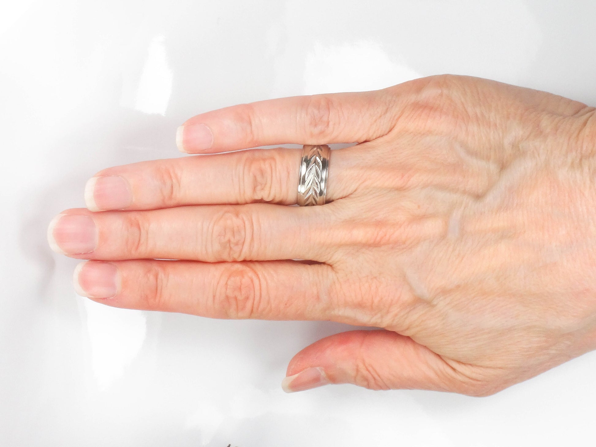 Vintage ArtCarved 14k White Gold Wedding Band - Wheat Design, Size 6