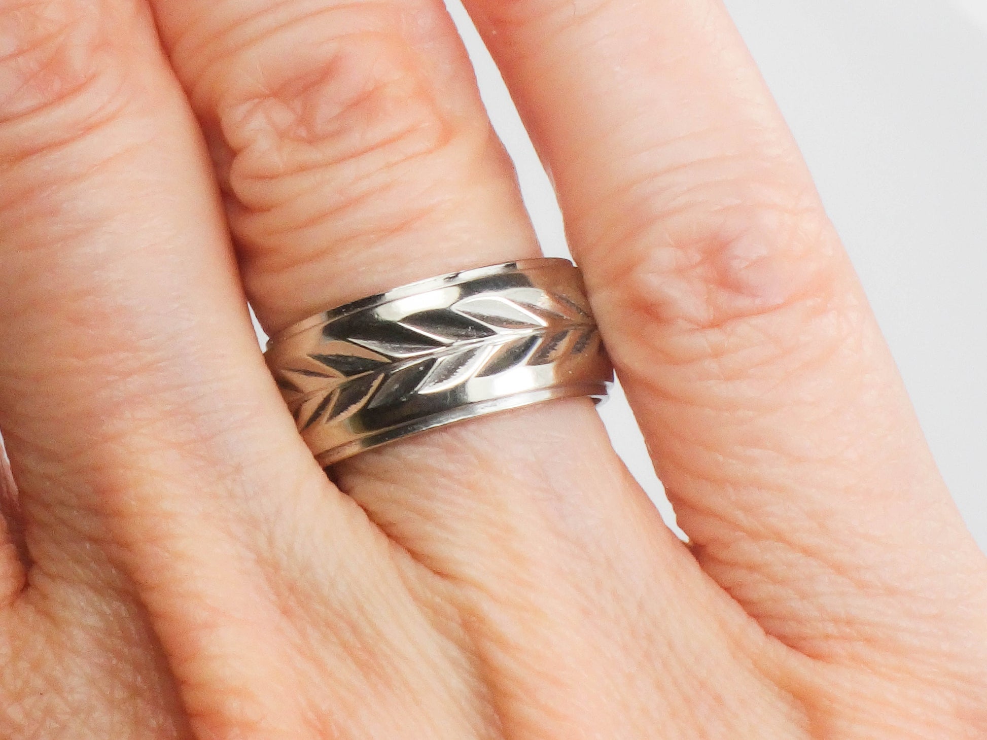 Vintage ArtCarved 14k White Gold Wedding Band - Wheat Design, Size 6