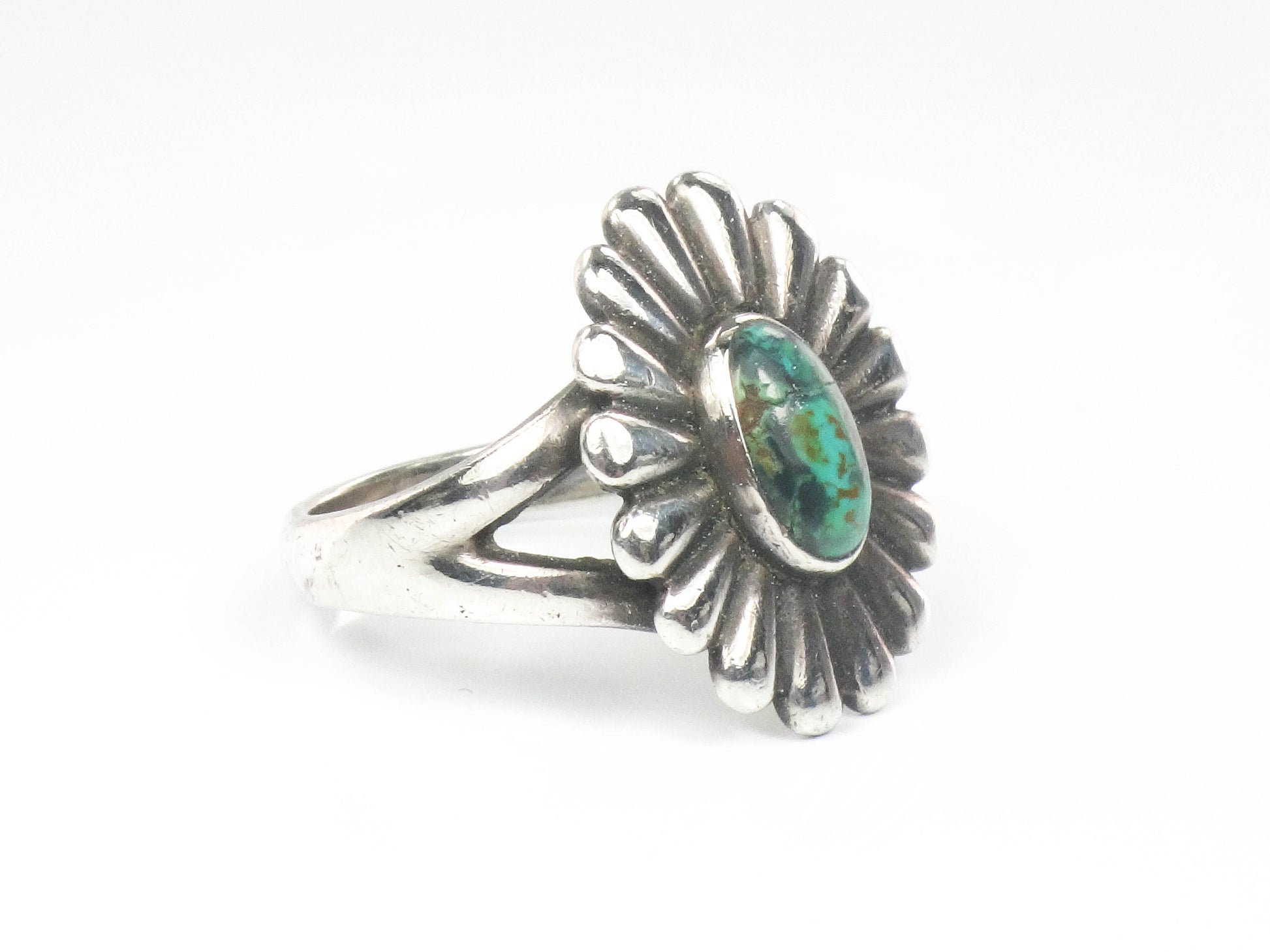 Vintage Sterling Silver Green Turquoise Flower Ring with Native American Style