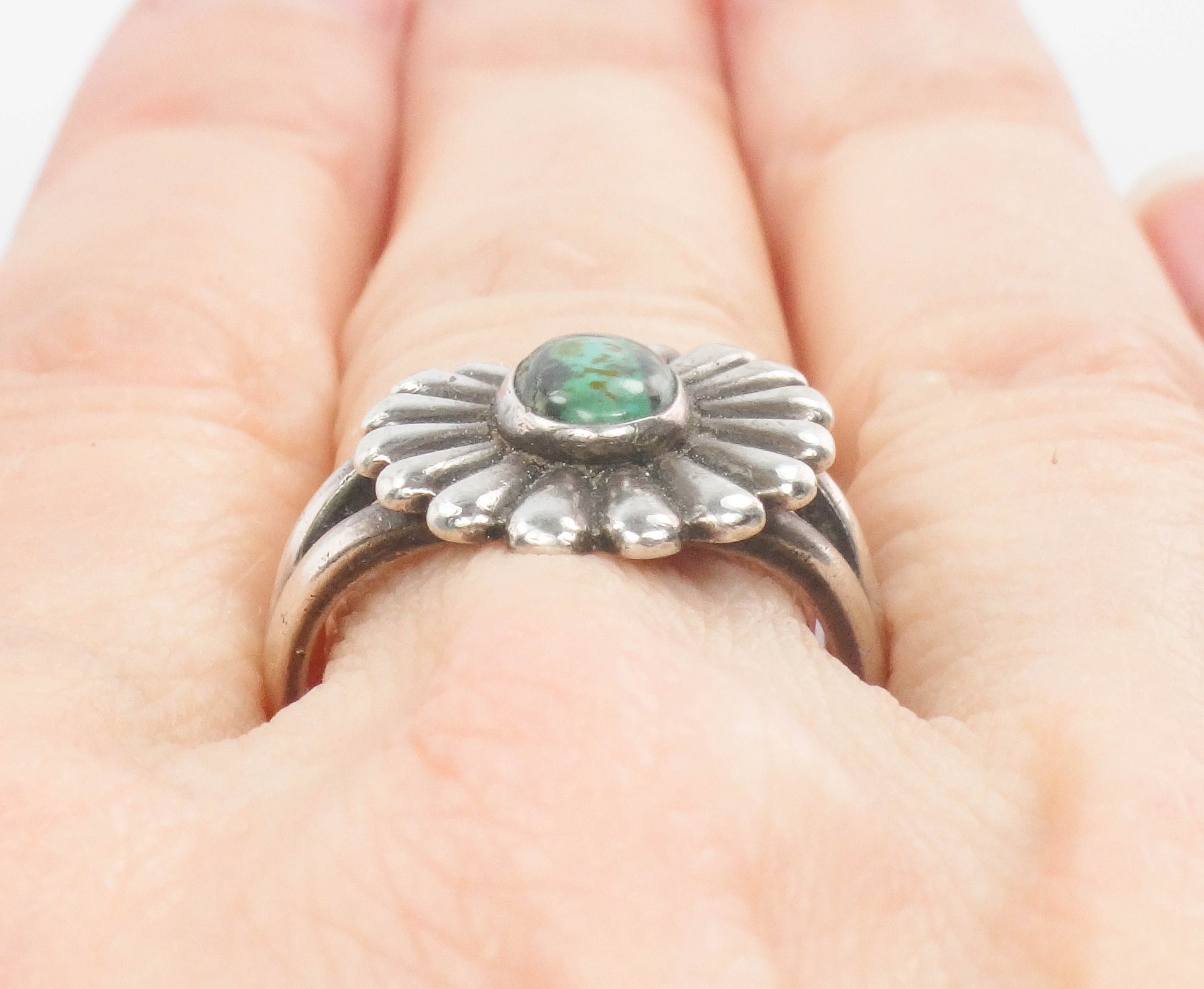 Vintage Sterling Silver Green Turquoise Flower Ring with Native American Style