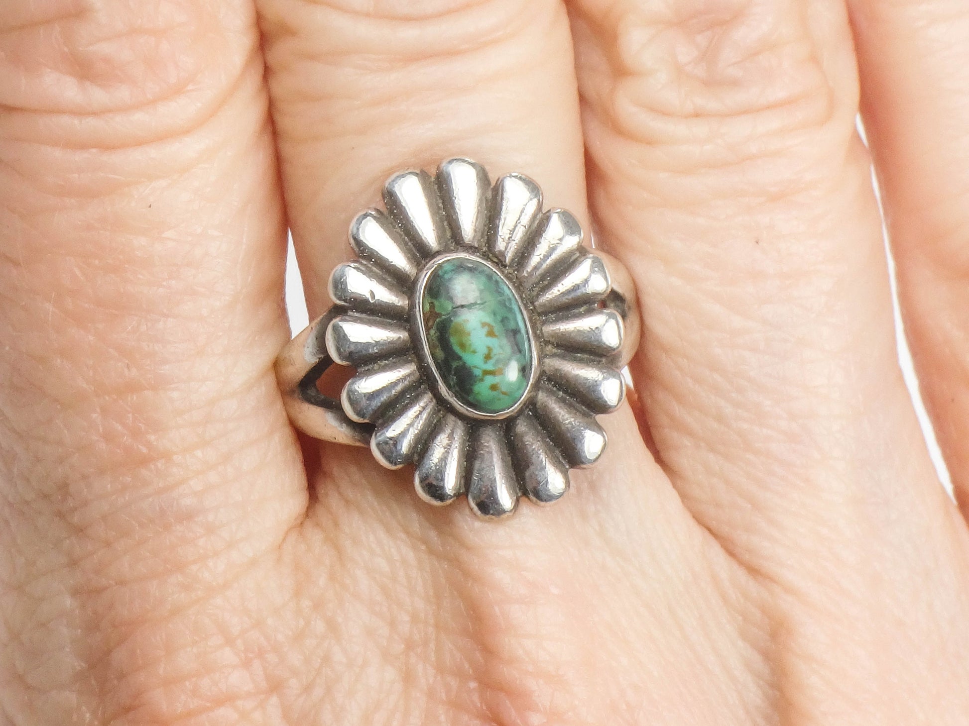Vintage Sterling Silver Green Turquoise Flower Ring with Native American Style