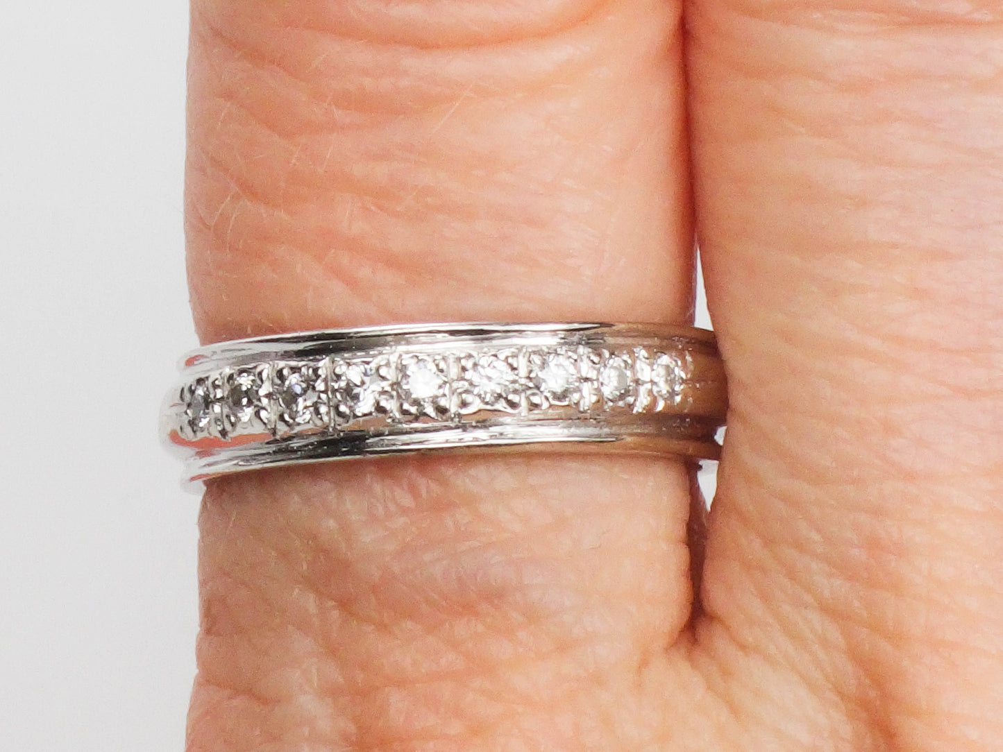Vintage 14k White Gold Natural Diamond Wedding Band Stacking Ring Size 7