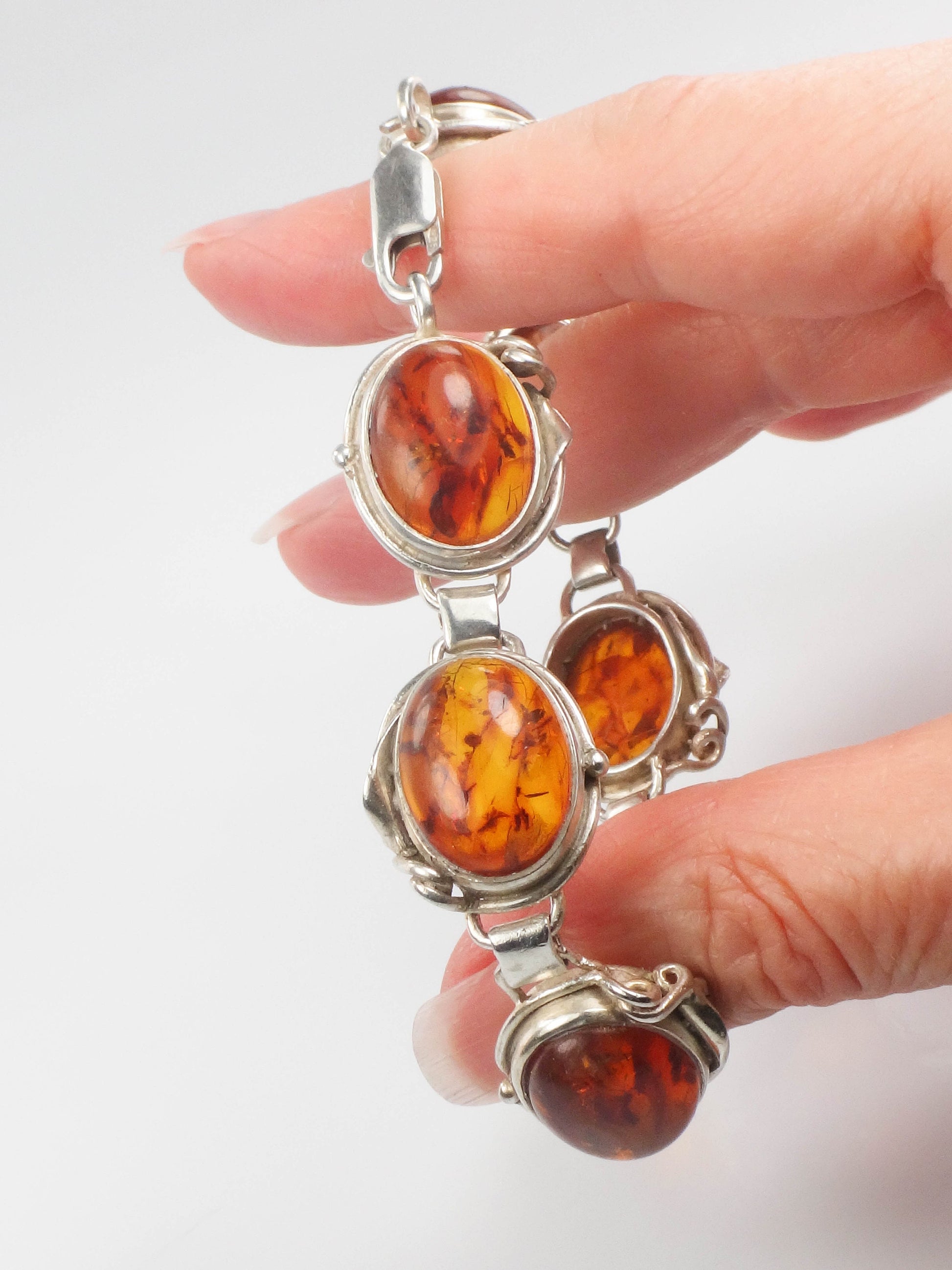 Vintage Sterling Silver Bezel Set Amber Bracelet with Leaf Details 7 3/4"