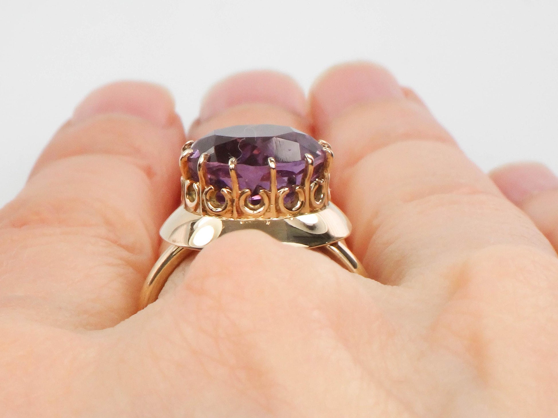 Vintage 14k Yellow Gold Round Amethyst Ring - Purple Stone Ring - Size 6
