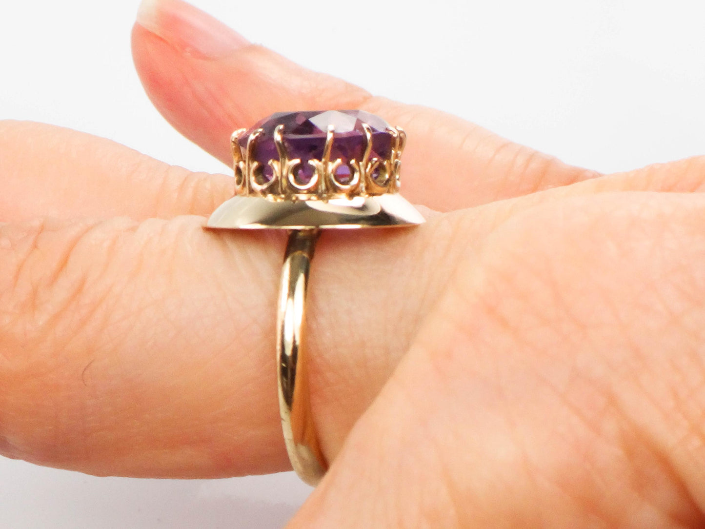 Vintage 14k Yellow Gold Round Amethyst Ring - Purple Stone Ring - Size 6
