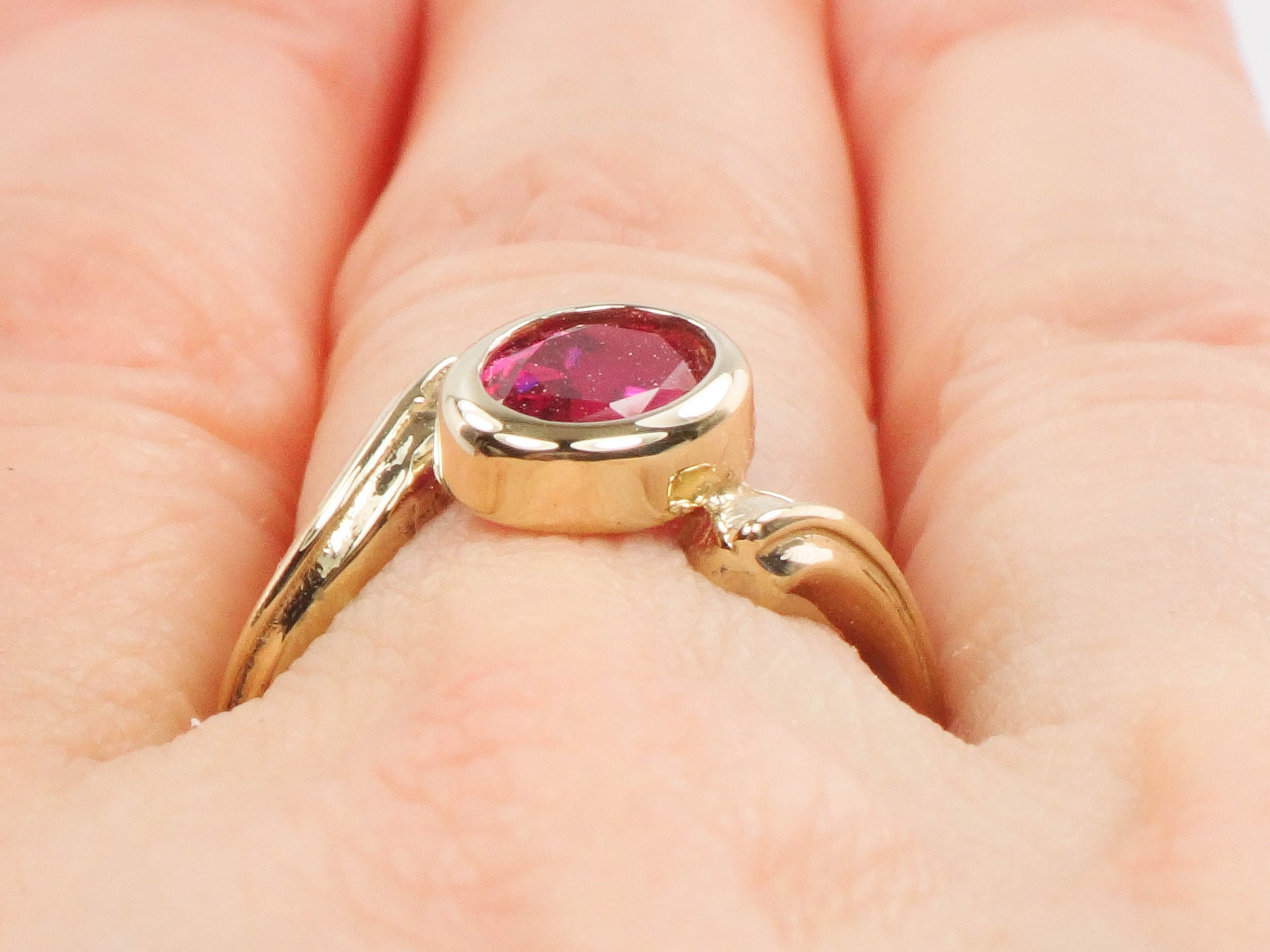 Vintage 14k Yellow Gold Solitaire Ruby Ring July Birthstone Ring Size 6