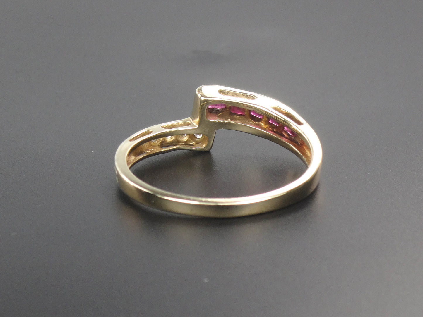 Vintage 14k Yellow Gold Ruby and Diamond Ring Crossover Style Ring Size 7.75