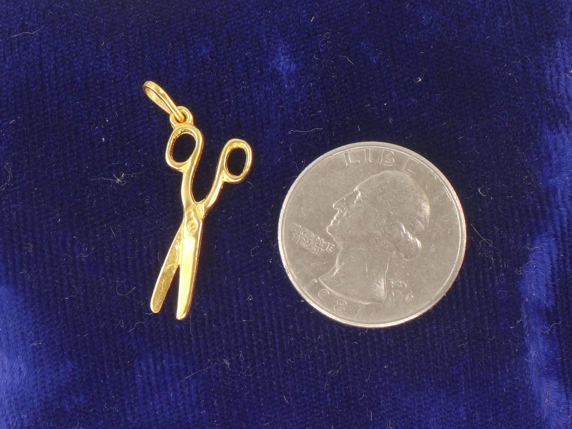 Vintage Solid 21k Gold Scissors Pendant Charm