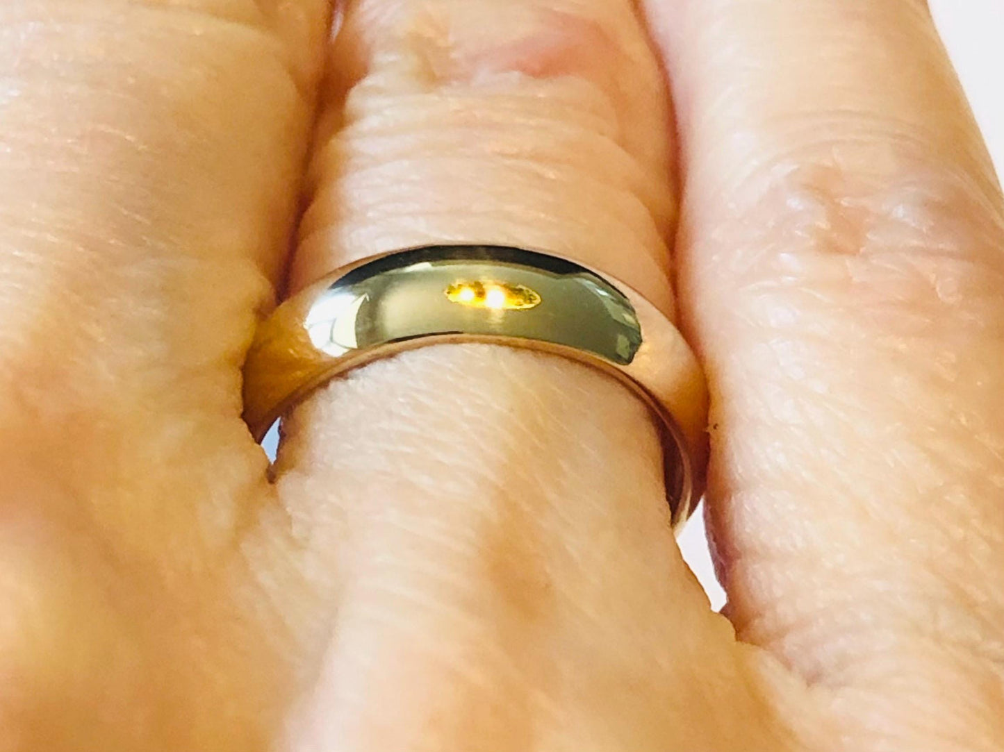 Vintage 14k Solid Yellow Gold 4.9 mm Wedding Band Size 5.75