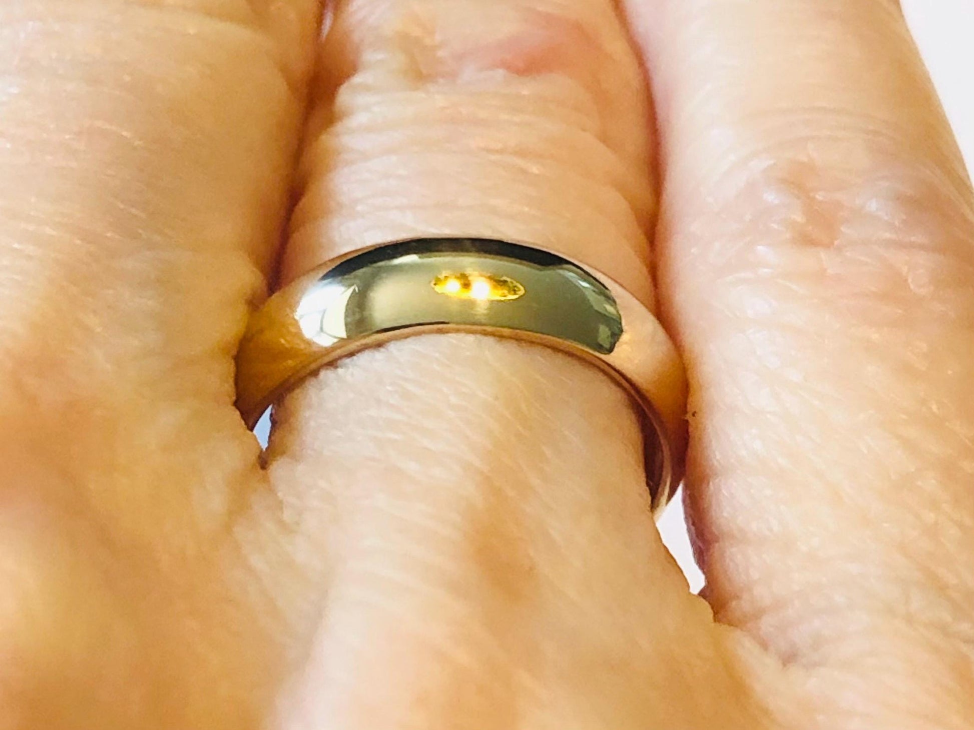 Vintage 14k Solid Yellow Gold 4.9 mm Wedding Band Size 5.75