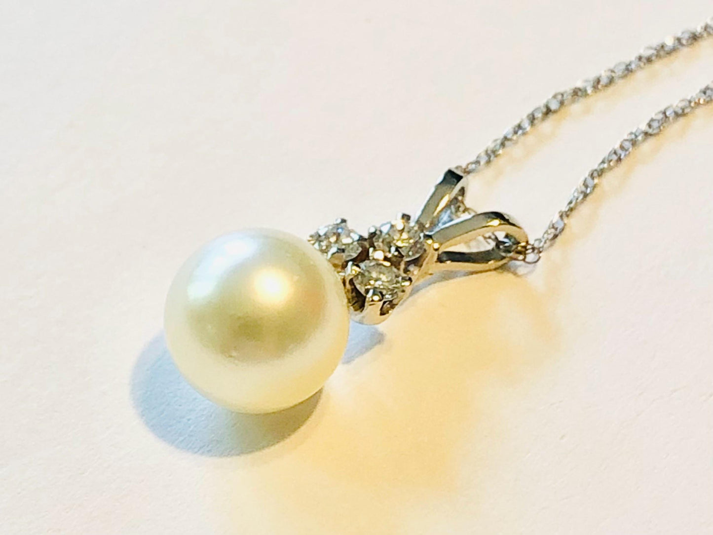 Vintage 14k Gold Pearl and Diamond Necklace, 8.1 mm White Cultured Pearl Pendant, Bridal Necklace, 18"
