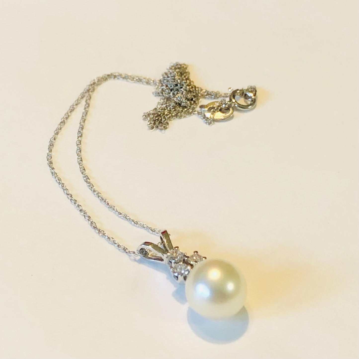 Vintage 14k Gold Pearl and Diamond Necklace, 8.1 mm White Cultured Pearl Pendant, Bridal Necklace, 18"