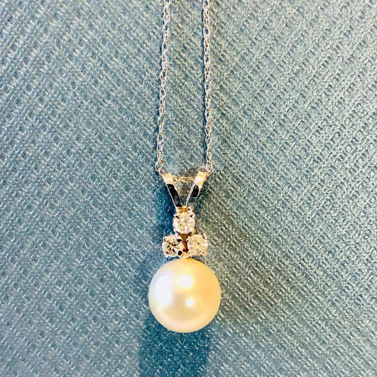 Vintage 14k Gold Pearl and Diamond Necklace, 8.1 mm White Cultured Pearl Pendant, Bridal Necklace, 18"