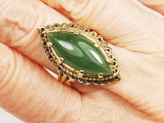 Vintage 14k Yellow Gold Chrysoprase Marquise Ring - Size 6