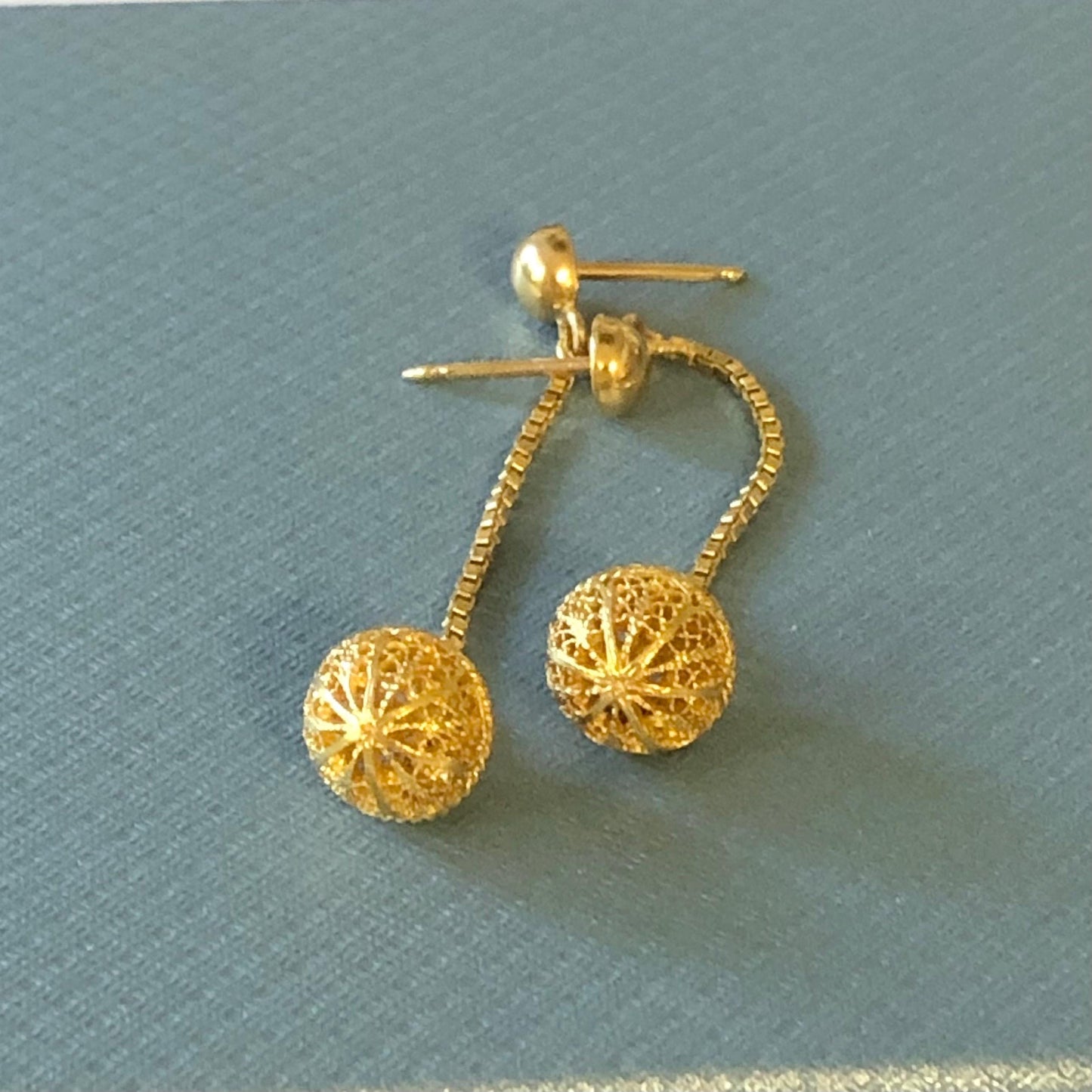 Vintage 18k Yellow Gold Filigree Ball Dangle Earrings 1.25"