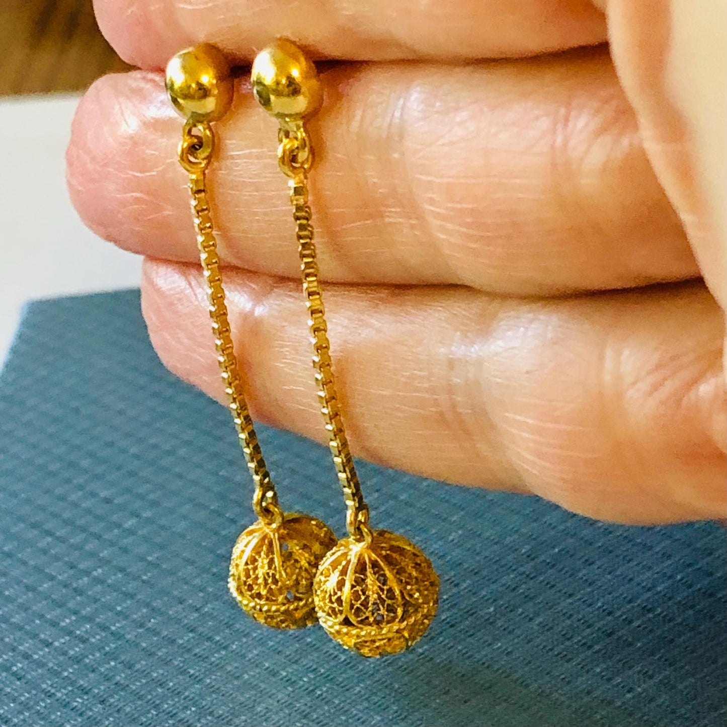 Vintage 18k Yellow Gold Filigree Ball Dangle Earrings 1.25"
