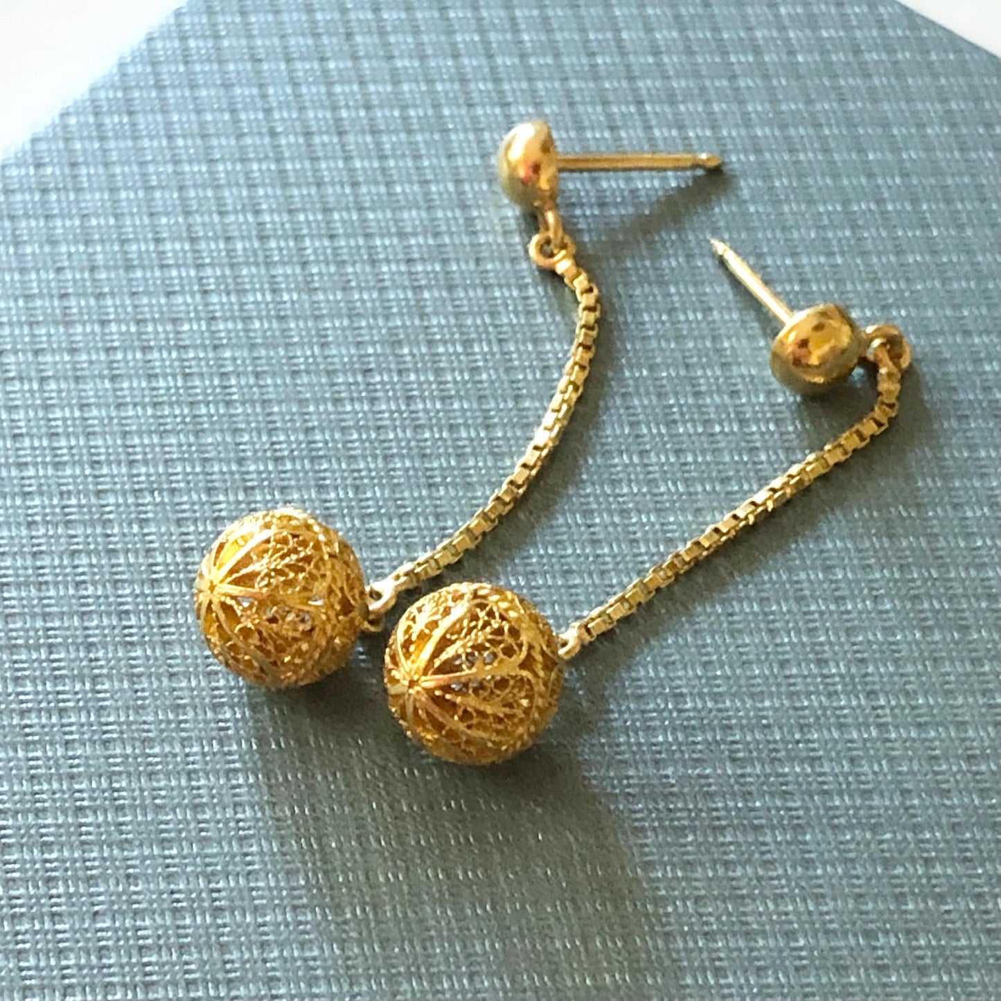 Vintage 18k Yellow Gold Filigree Ball Dangle Earrings 1.25"