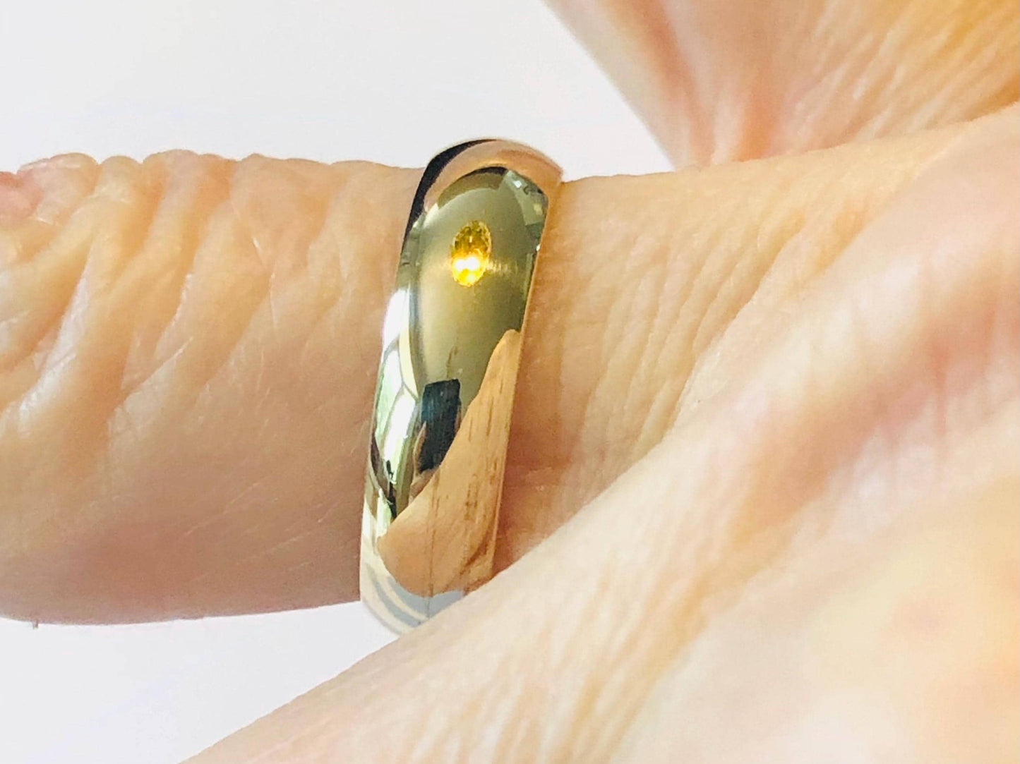 Vintage 14k Solid Yellow Gold 4.9 mm Wedding Band Size 5.75