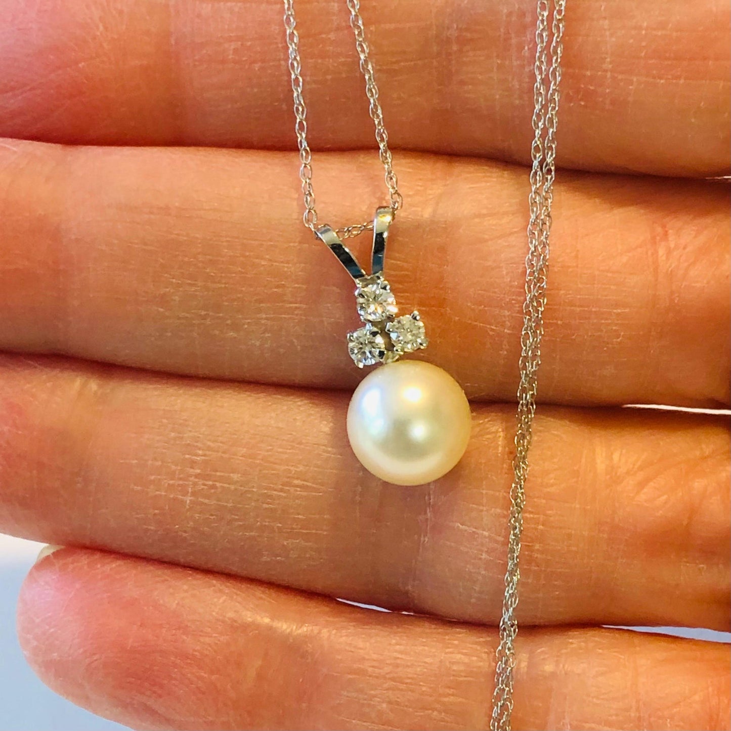 Vintage 14k Gold Pearl and Diamond Necklace, 8.1 mm White Cultured Pearl Pendant, Bridal Necklace, 18"