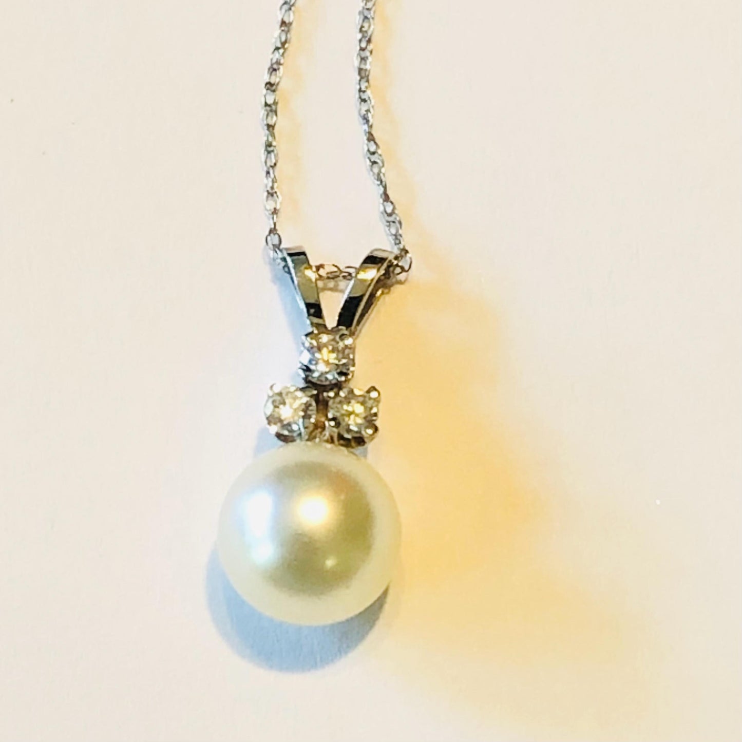 Vintage 14k Gold Pearl and Diamond Necklace, 8.1 mm White Cultured Pearl Pendant, Bridal Necklace, 18"