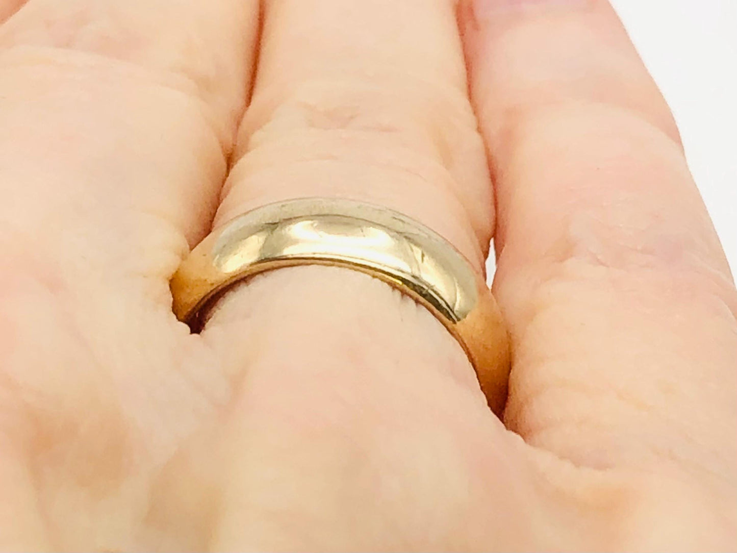 Vintage 14k Solid Yellow Gold 5.9 mm Wide Wedding Band Size 5