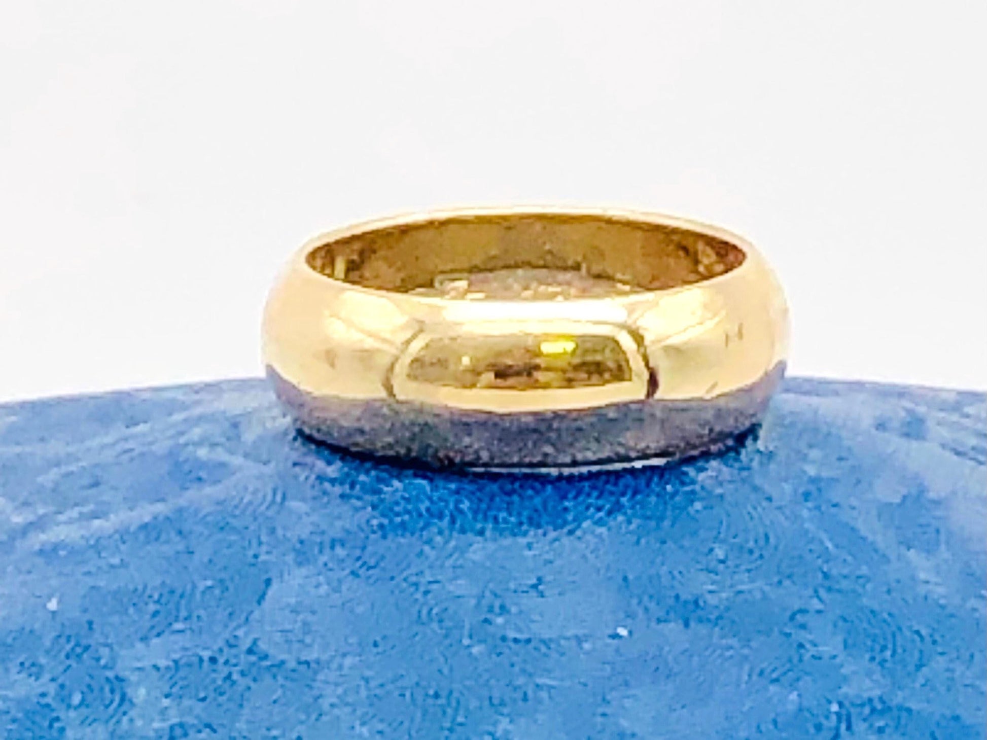 Vintage 14k Solid Yellow Gold 5.9 mm Wide Wedding Band Size 5