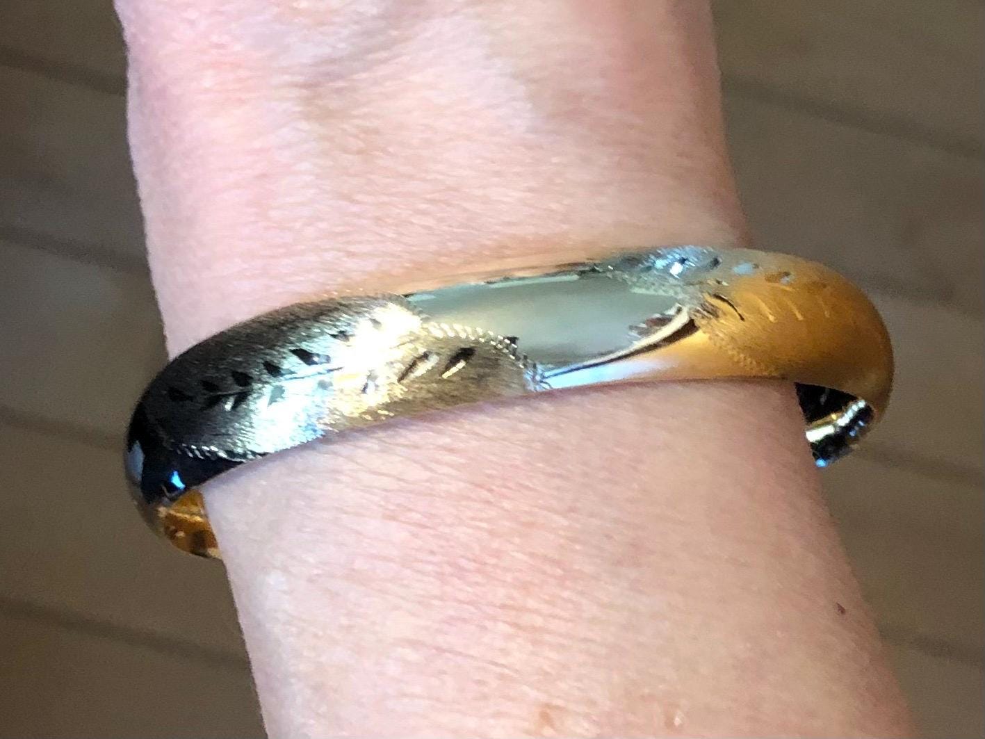 Vintage 14k Yellow Gold Engraved Leaves Hinged Bangle Bracelet, Small Size 6 5/8"