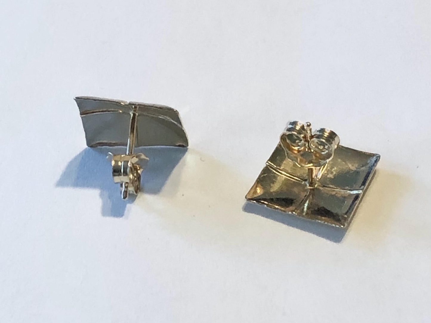 Vintage 14k Yellow Gold Square Shaped Starburst Stud Earrings