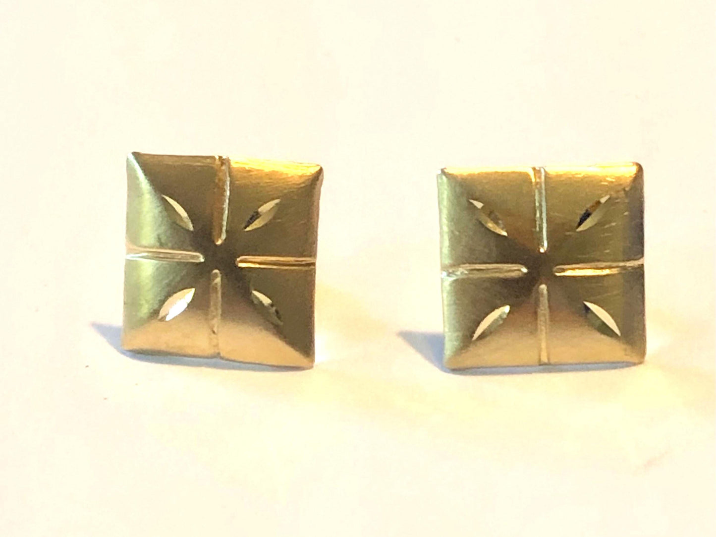 Vintage 14k Yellow Gold Square Shaped Starburst Stud Earrings