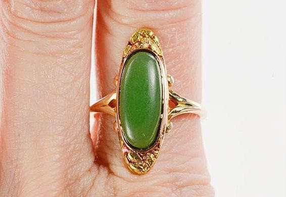 Vintage 10k Gold Nugget Ring: Green Glass Oval, Size 8.25