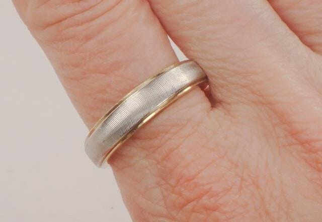 Vintage 14k Two-Tone Gold Wedding Band Ring - 1970s Size 8.75