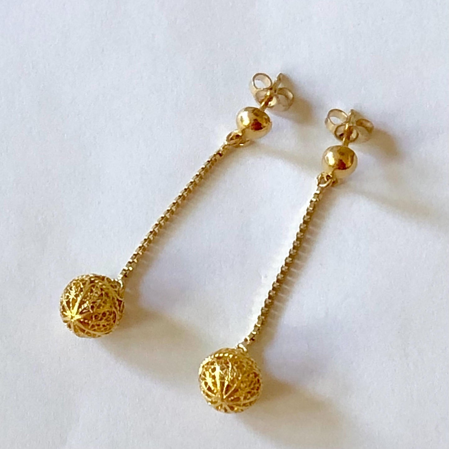 Vintage 18k Yellow Gold Filigree Ball Dangle Earrings 1.25"