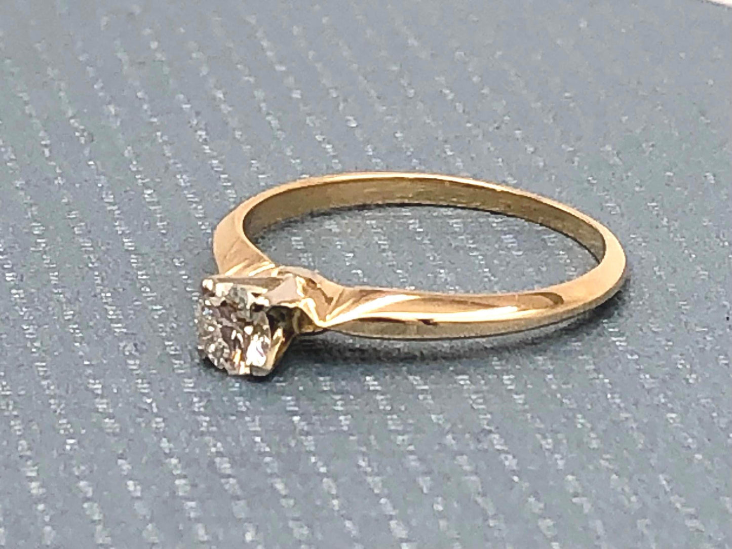 Vintage 18k Yellow Gold Natural Round Cut Diamond Engagement Ring, Solitaire Earth Mined Diamond Approximately .25 Carats, Size 5.75