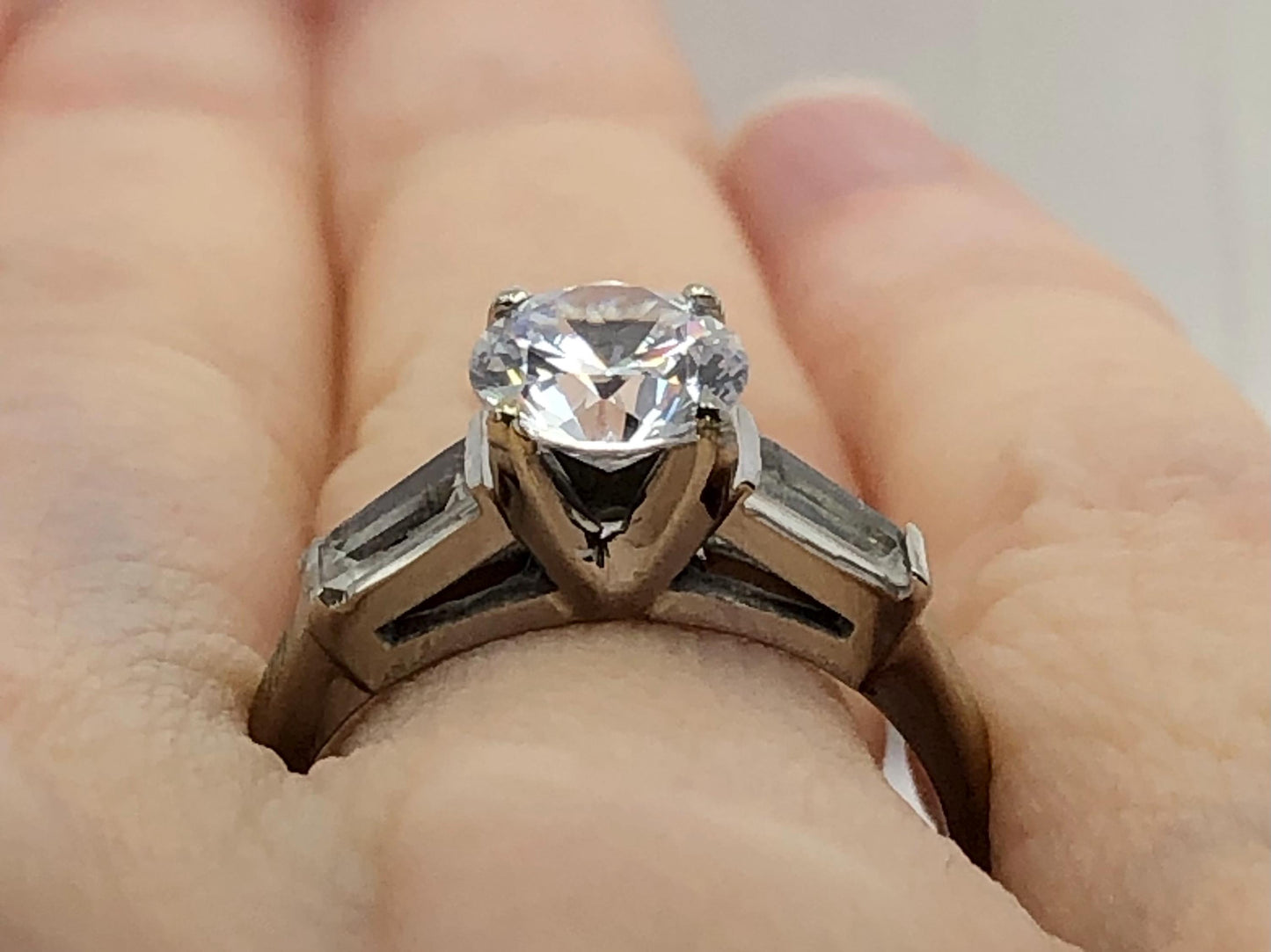 Vintage 14k White Gold Engagement Ring: Round CZ & Sapphire Baguettes, Size 7