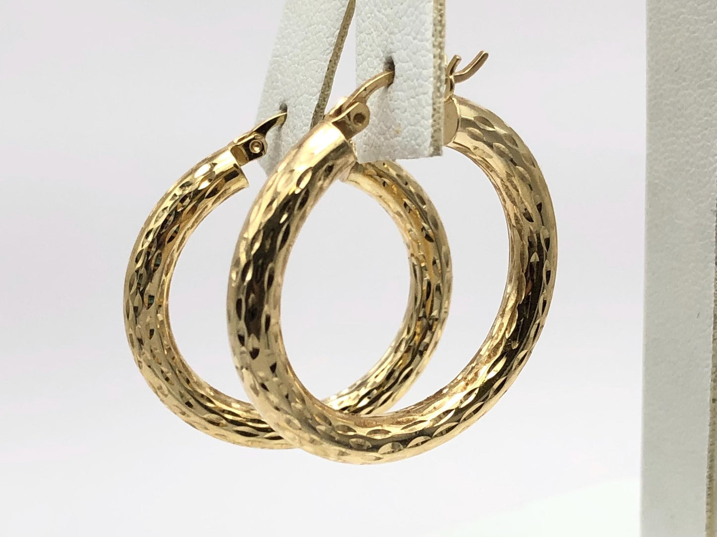 Vintage 14k Yellow Gold Diamond Cut Hoop Earrings: 3.8mm Round Hoops