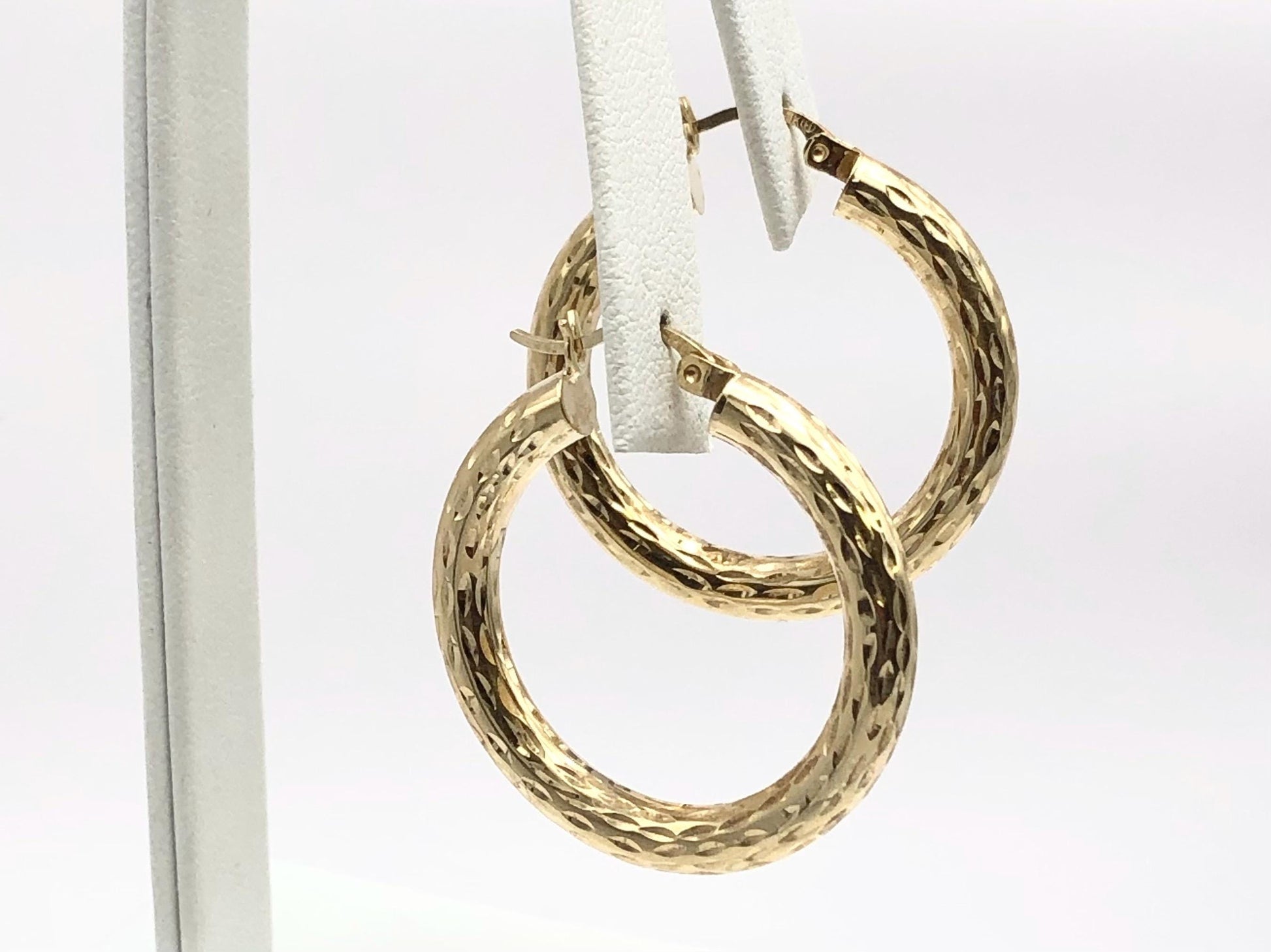 Vintage 14k Yellow Gold Diamond Cut Hoop Earrings: 3.8mm Round Hoops