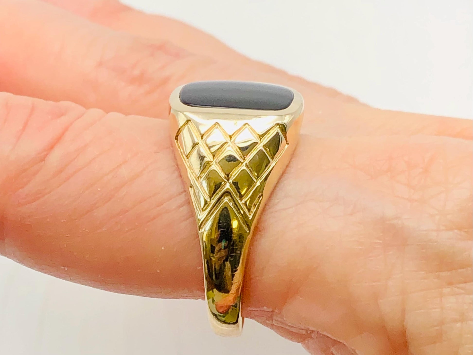 Vintage Solid 10k Yellow Gold Men's Onyx Ring - Black Stone Ring - Size 11