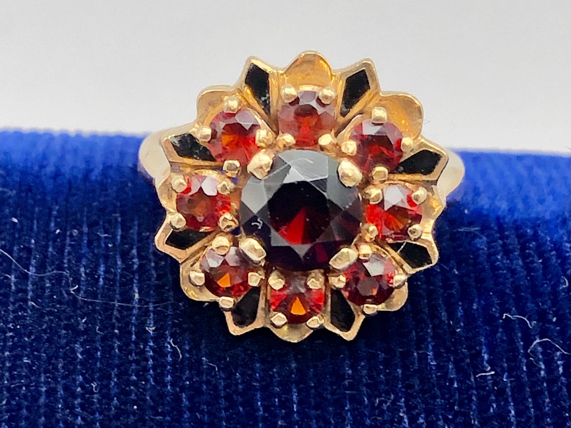 Vintage 14k Yellow Gold Garnet Cluster Ring: Black Enamel Floral Design, Size 7