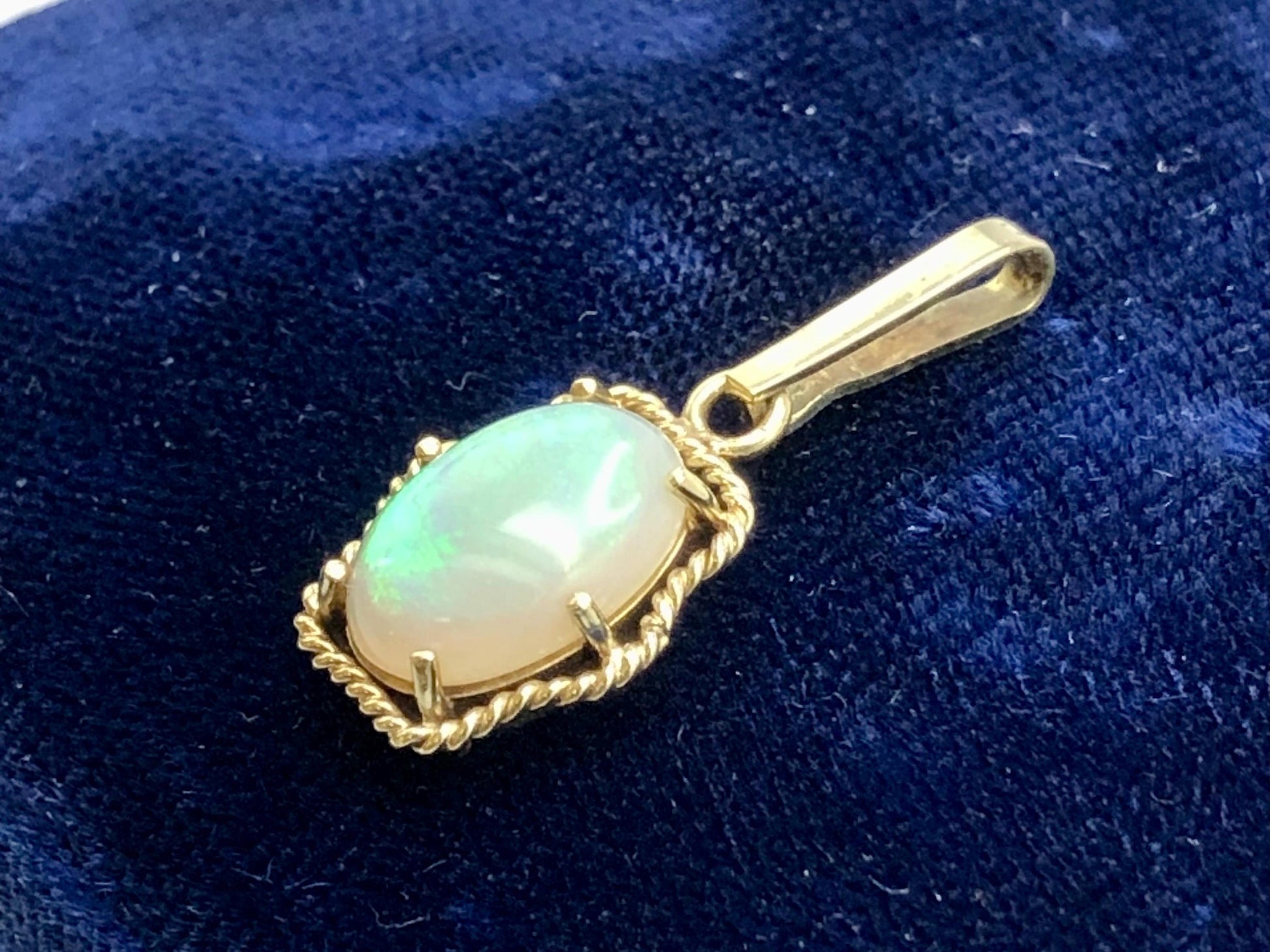 14k Yellow Gold Opal Pendant - Natural Gemstone - October Birthstone - Fine Vintage Jewelry