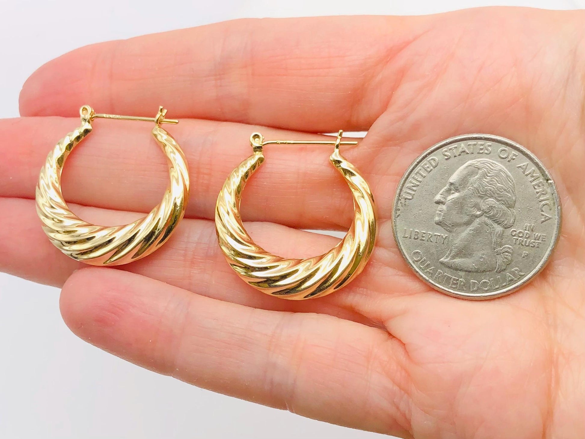 14k Hoop Earrings - Vintage Yellow Gold Twist Style for Everyday - 15/16"