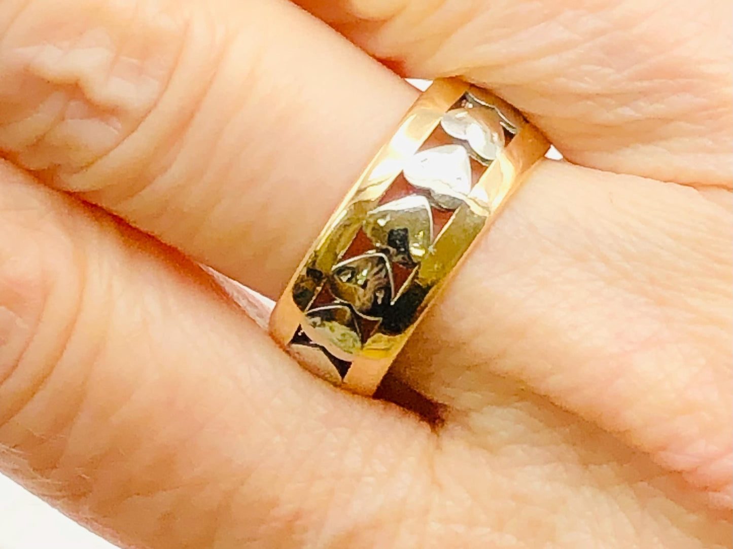 Vintage 14k Gold Hearts Wedding Band - 7.7 MM Wide Two Tone Heart Ring - Size 6.25