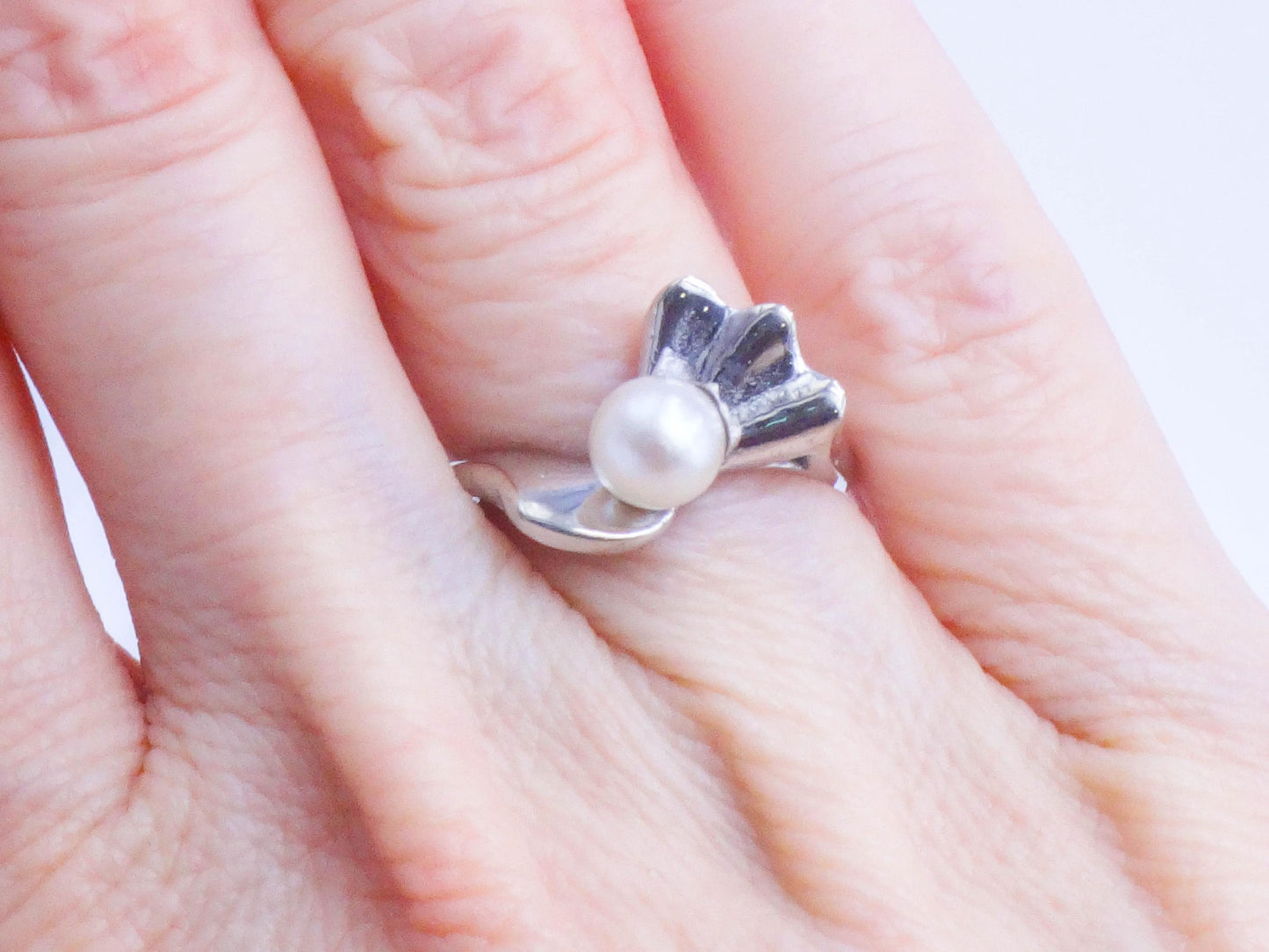 Vintage 14k White Gold White Cultured Pearl Ring Modern Style June Birthstone Ring Size 5.5