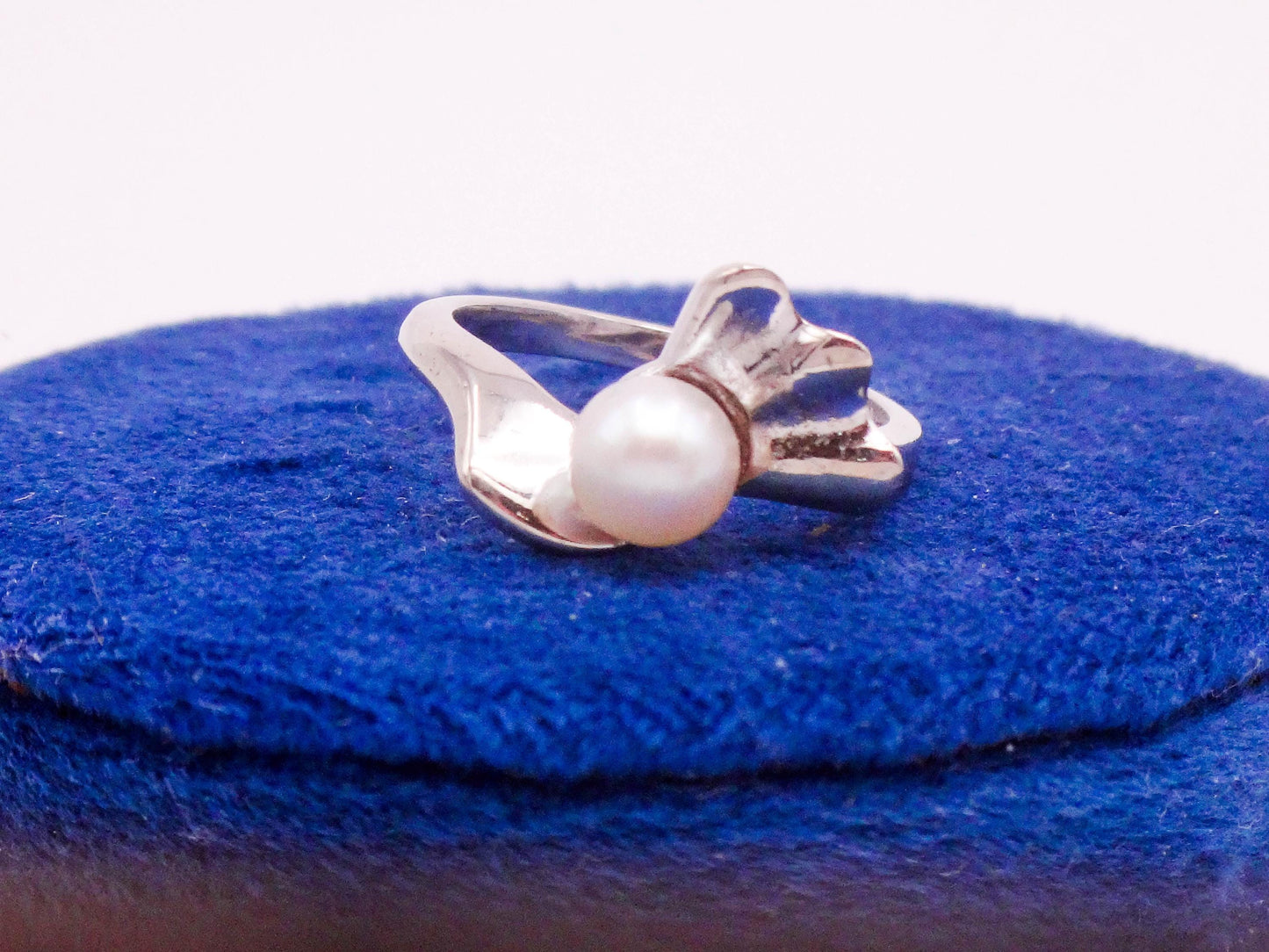Vintage 14k White Gold White Cultured Pearl Ring Modern Style June Birthstone Ring Size 5.5