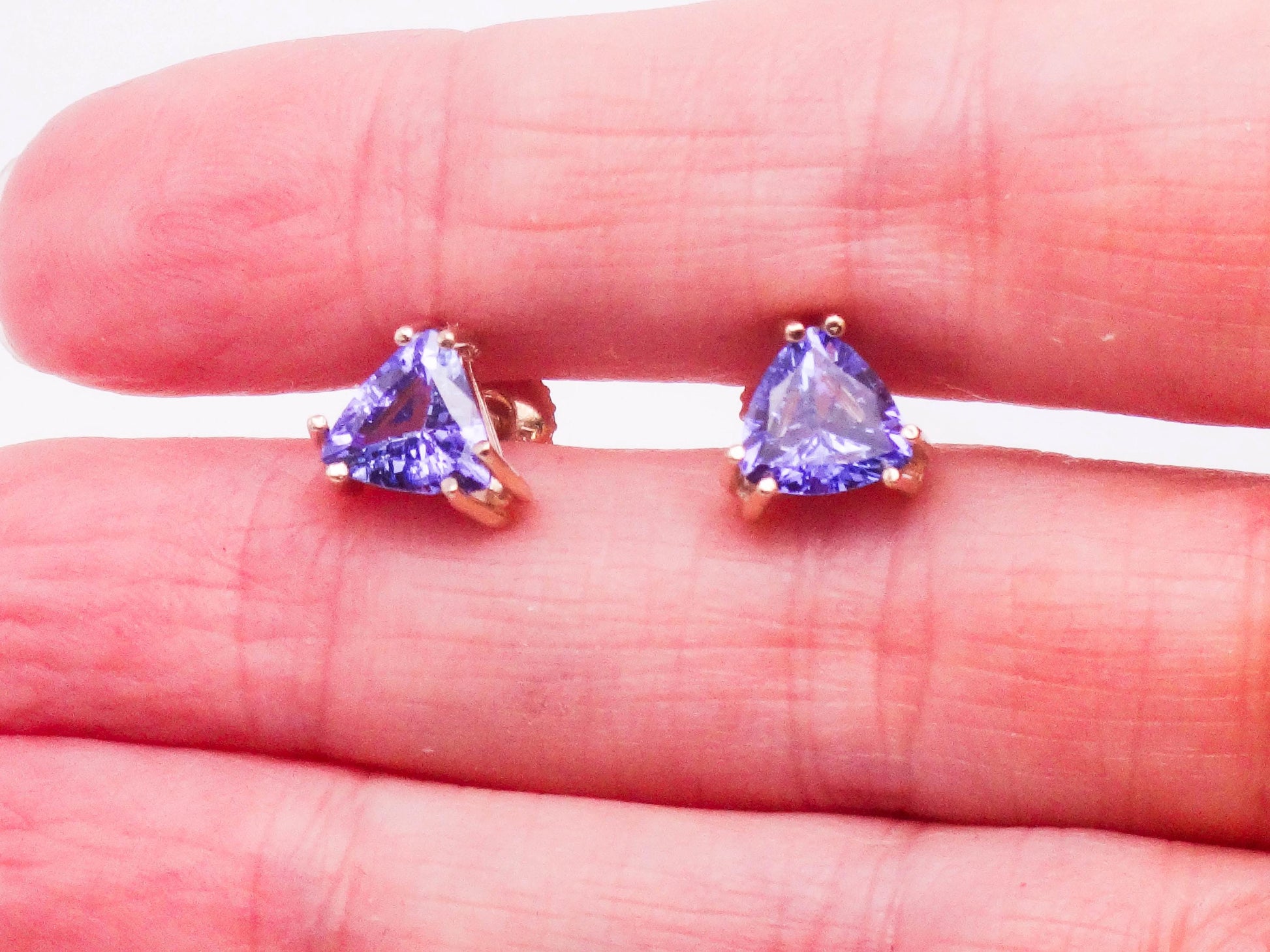 Vintage 14k Yellow Gold Tanzanite Stud Earrings, Triangle Shaped Purple Blue Studs