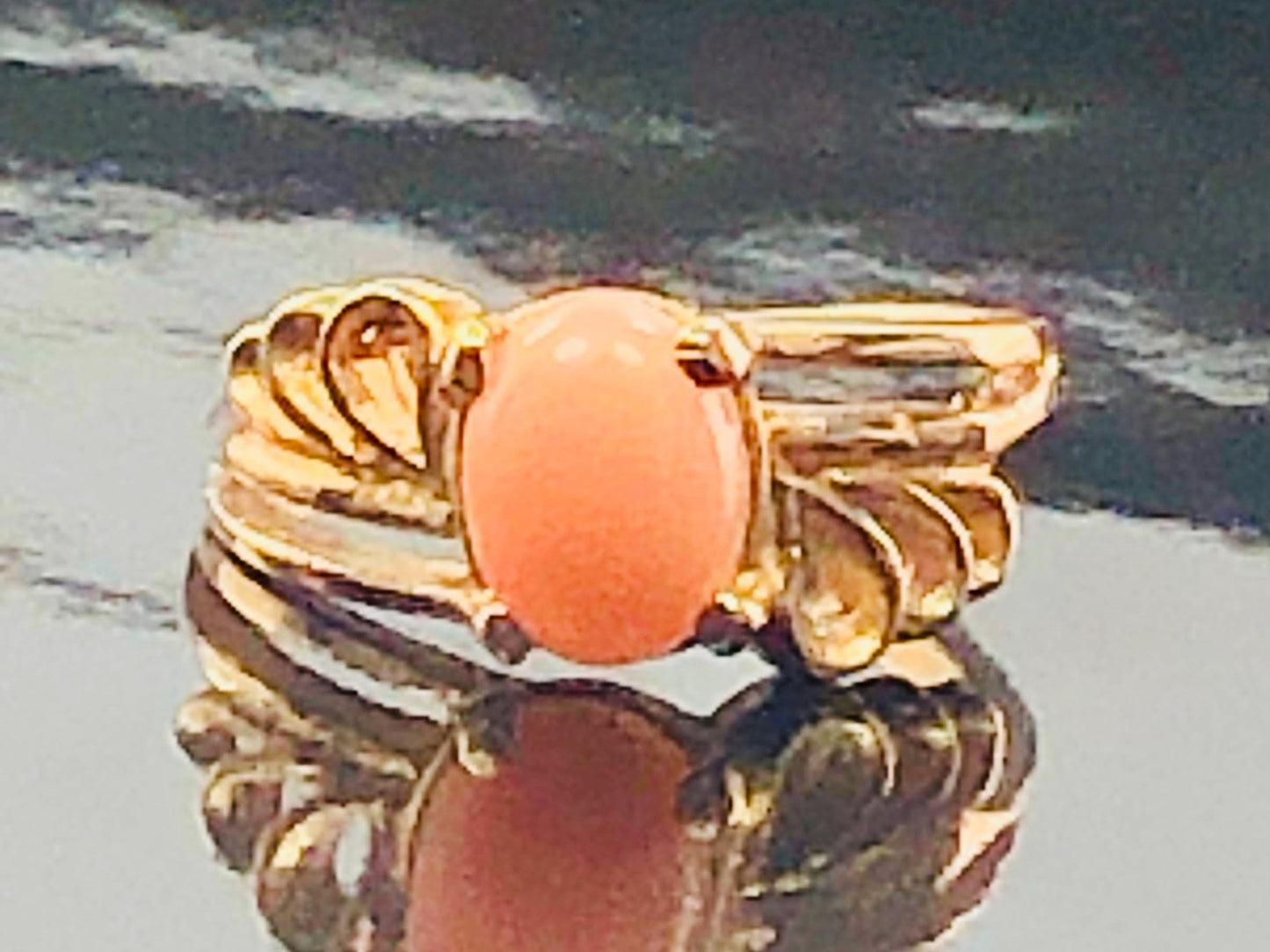 Vintage 14k Yellow Gold Orange Salmon Coral Ring - Size 6