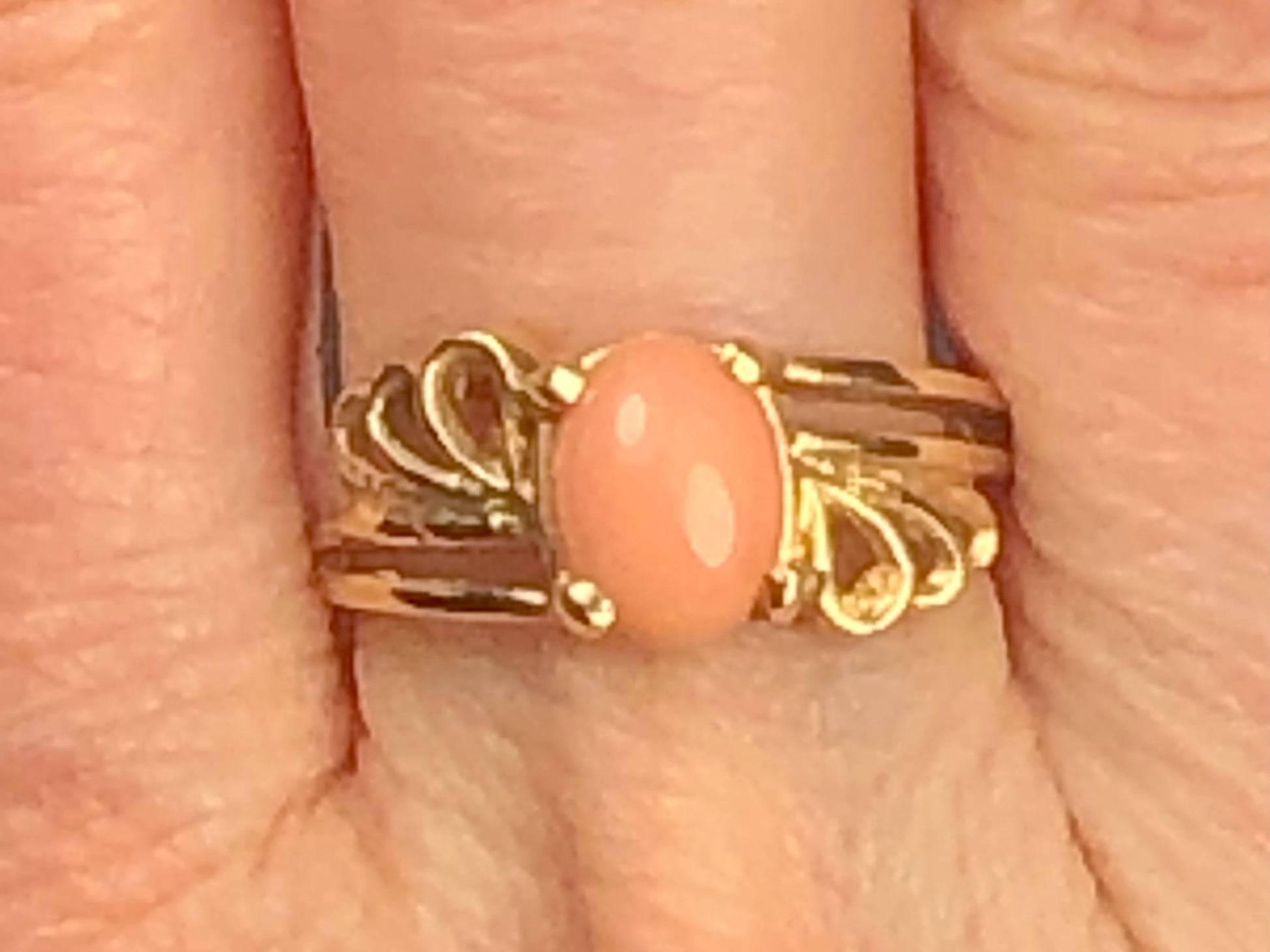 Vintage 14k Yellow Gold Orange Salmon Coral Ring - Size 6