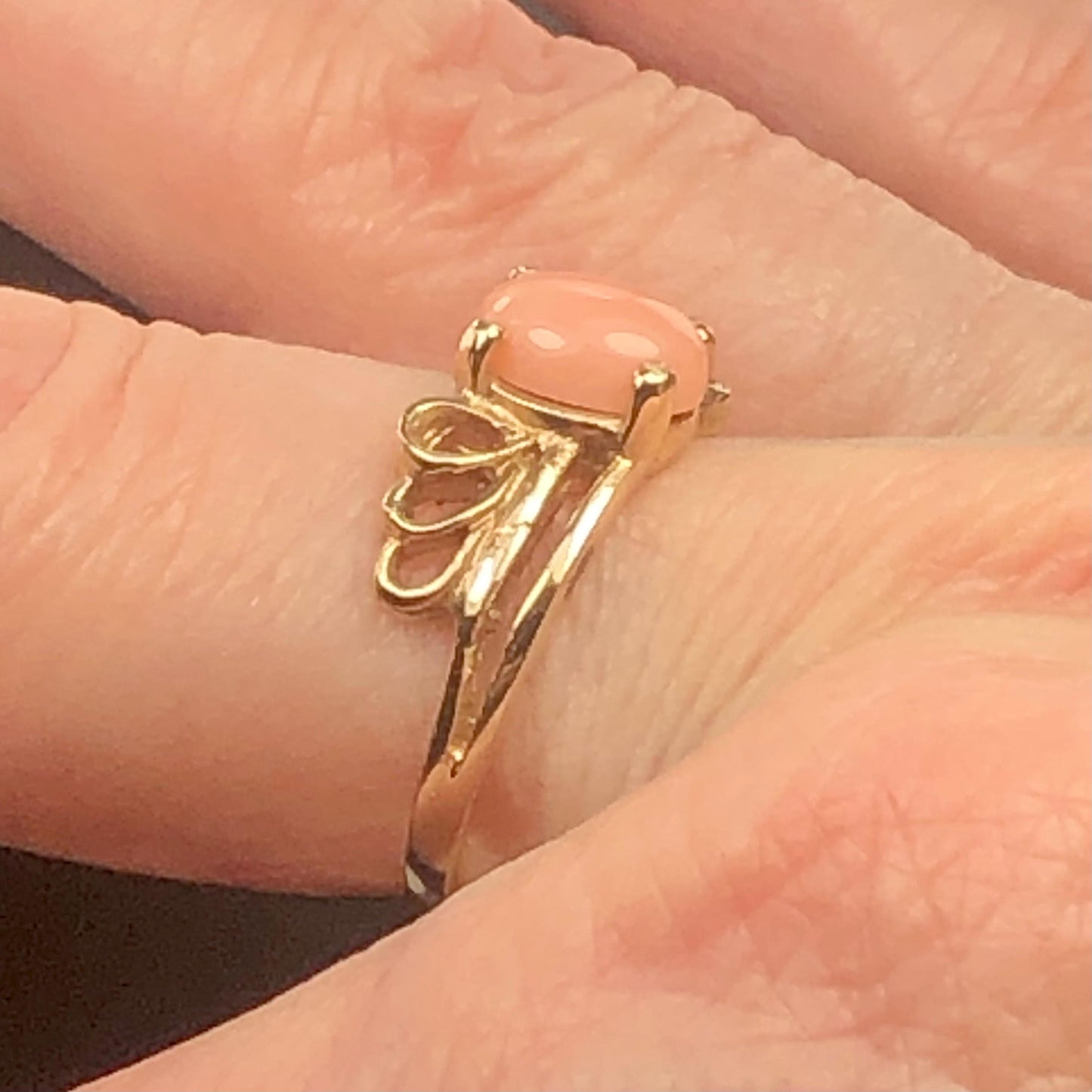 Vintage 14k Yellow Gold Orange Salmon Coral Ring - Size 6